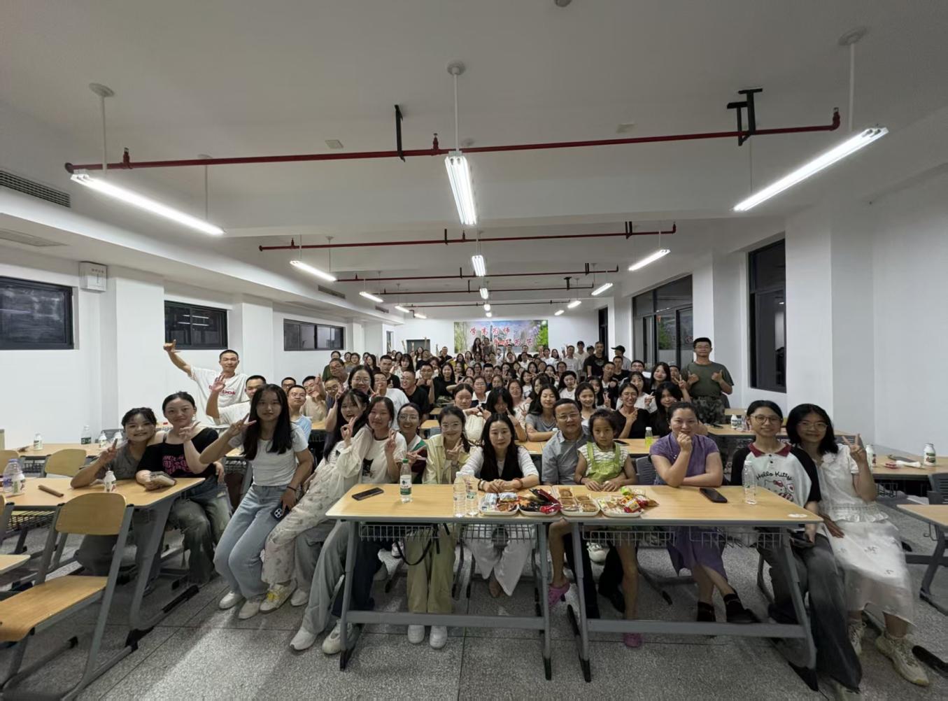 凝聚新生情谊，传递公司关怀——伟德国际VICTOR1946中秋晚会